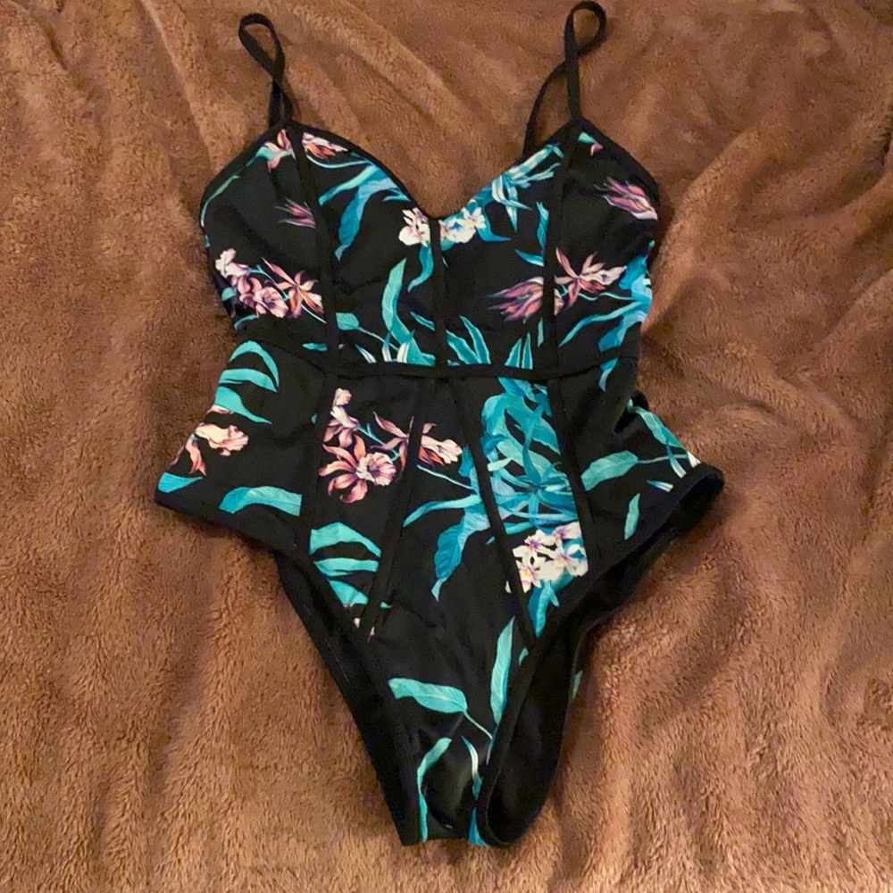 La hearts tropical one piece